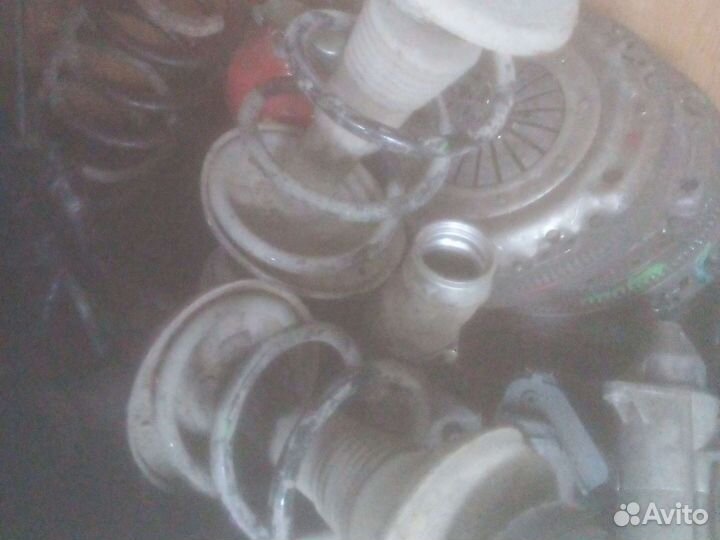 Renault logan2009 г пружины задние переднее