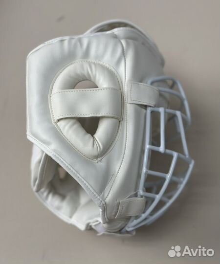 Шлем с решеткой для шинкиокушинкай