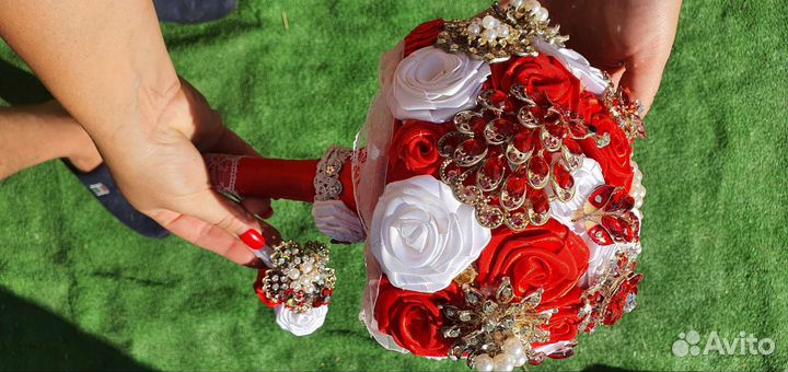 Свадебный букет из брошей+бутоньерка+на шампанское