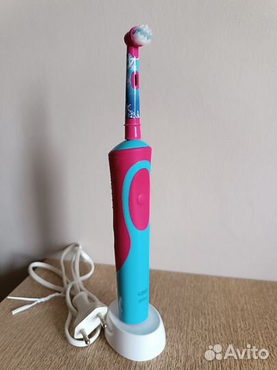 Электрическая зубная щетка oral b детская