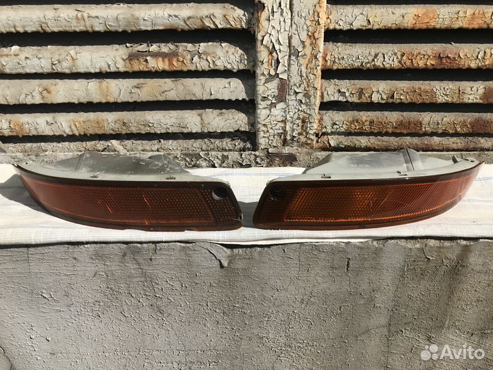 Поворотники в бампер Toyota Vista SV32 рестайлинг