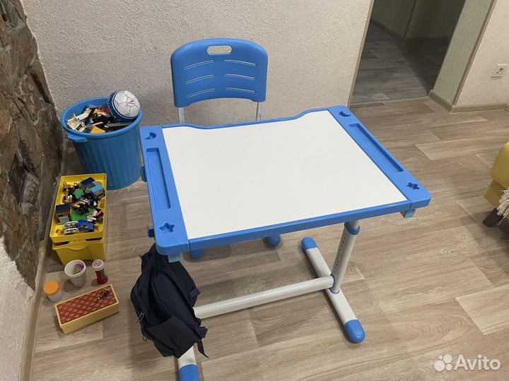 Растущий стол и стул