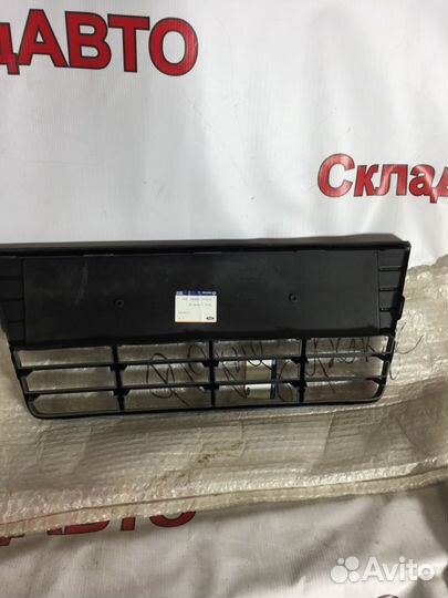 Ford Focus III Решетка в бампер матовая новая ориг