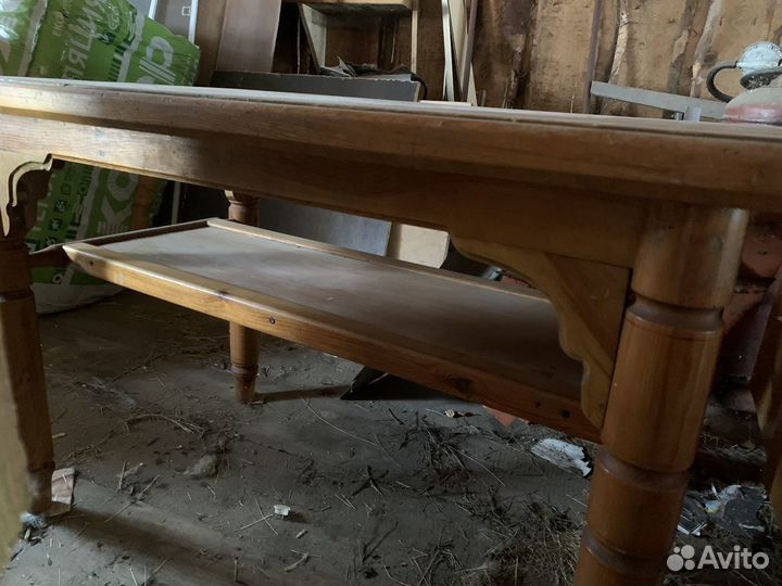 Раскладной стол и стол из дерева