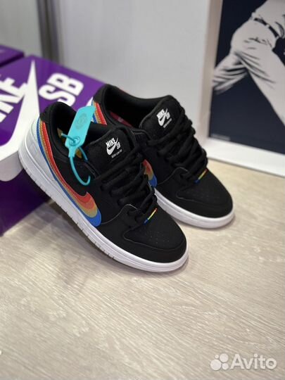 Кроссовки Nike SB Dunk LOW Polaroid