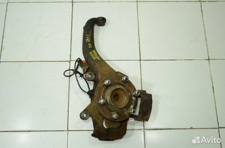 Кулак поворотный передний правый Nissan Armada