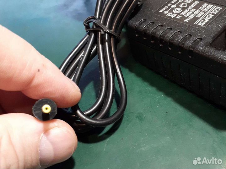 Зарядка для планшета 5V 2A 2,5x1,5мм