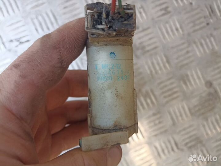 Моторчик бачка омывателя Ниссан Икс-Трейл Т30