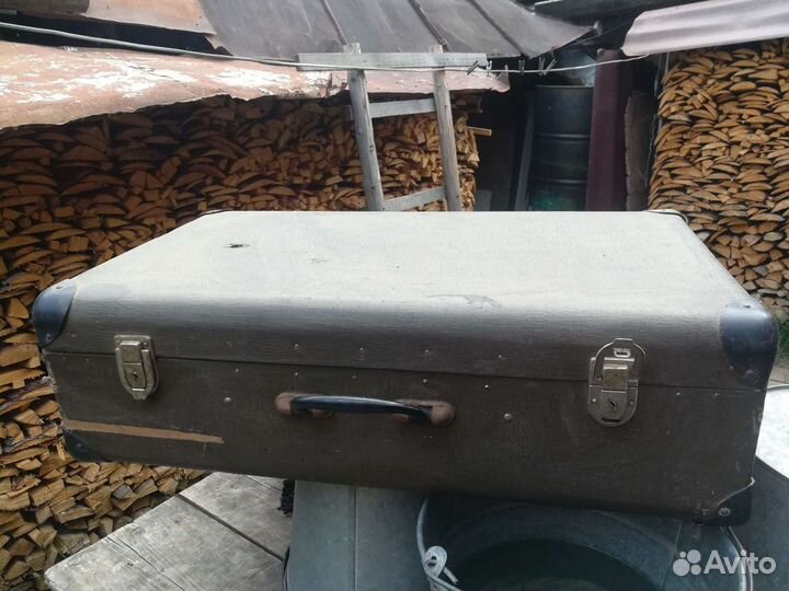 Чемодан старинный