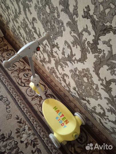 Детский электросамокат трехколесный