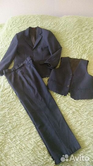 Костюм-тройка