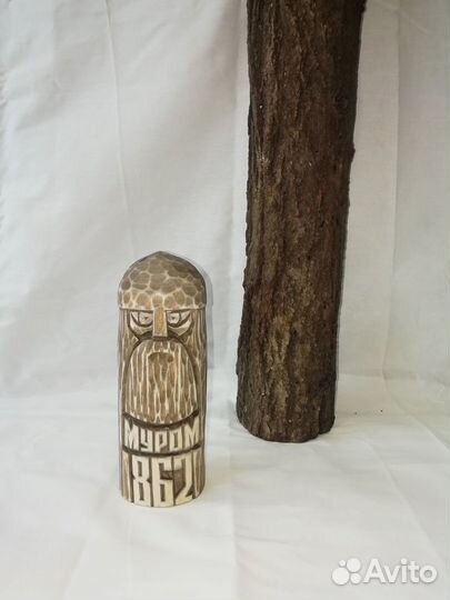 Деревянные статуэтки и фигурки