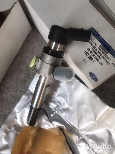 Форсунка топливная Ford Connect 1.8 TDI 90/110