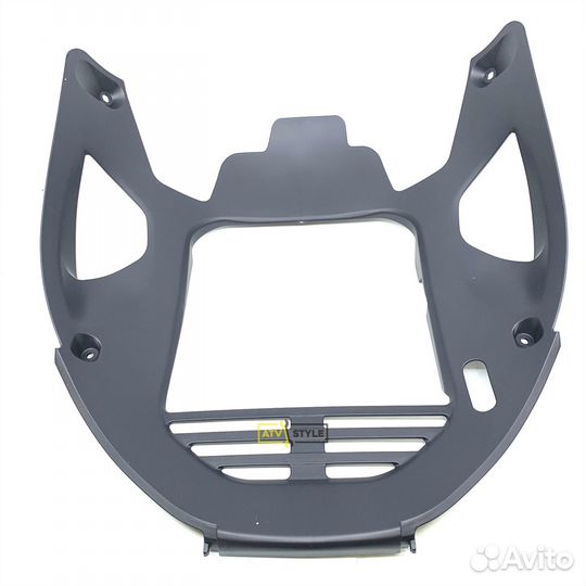 Пластик переднего обтекателя Suzuki 48137-10G01-Y0