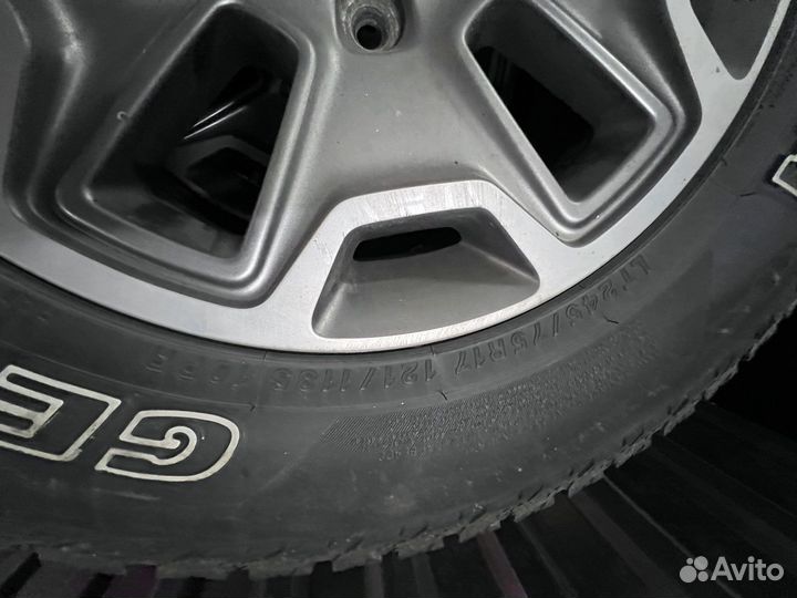 R17 Yokohama Geolandar A/T G015 245/75, PCD 5x127 DIA 71.5