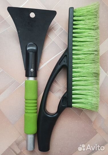 Щётка со скребком