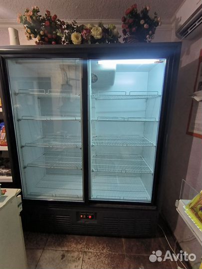 Холодильник витрина