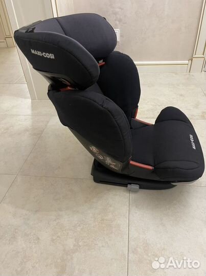 Автокресло Maxi cosi rodifix