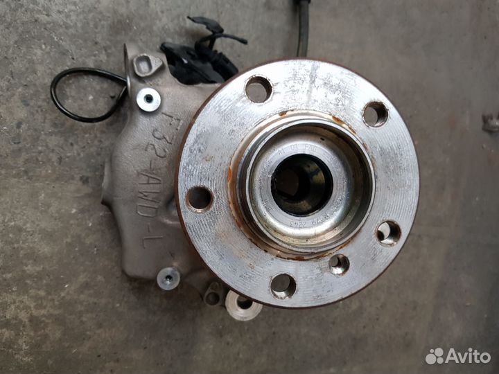 Кулак передний левый бмв F83 M4 bmw