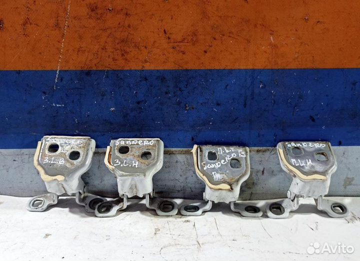 Петля двери Renault Sandero 2 С 2014