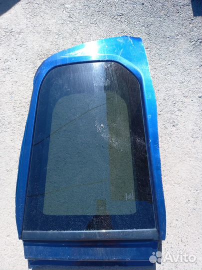 Стекло собачника Toyota Probox левое