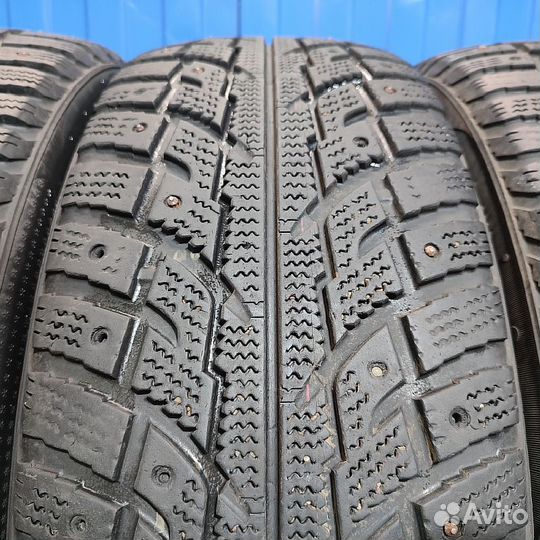 Kumho I'Zen RV Stud KC16 235/60 R18 и 255/55 R18