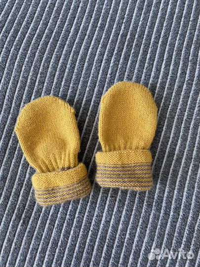 Шапка для девочки и варежки на теплую весну