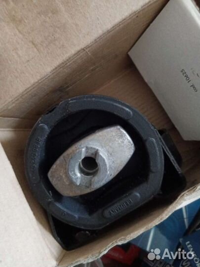 Опора кпп Mercedes W140