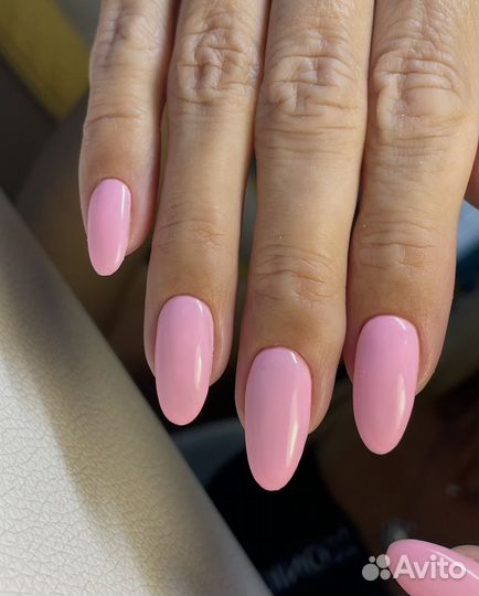 Модель на маникюр