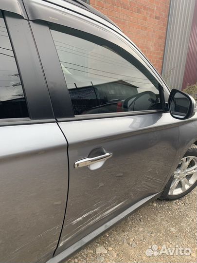 Дверь правая передняя и задняя Mitsubishi Outlande