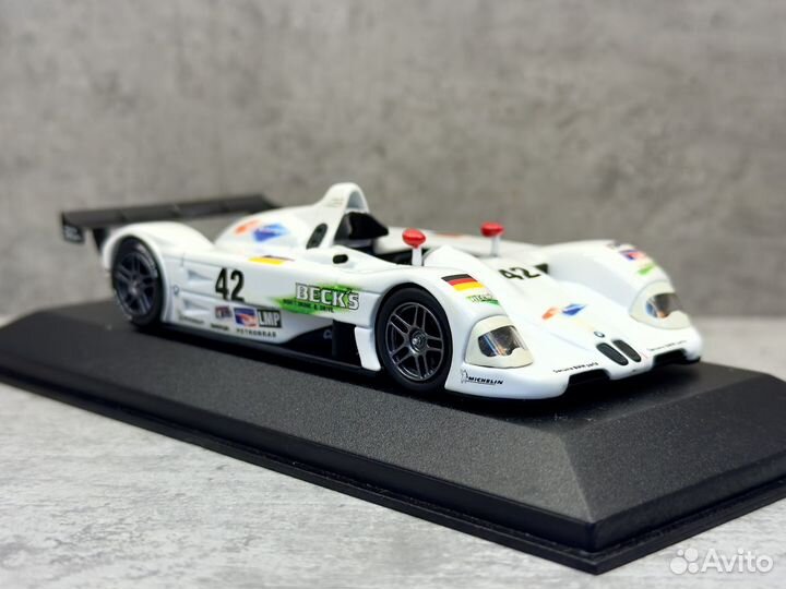 Модель автомобиля BMW V12 LMR 1:43 Minichamps