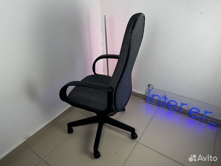 Офисное кресло тканевое
