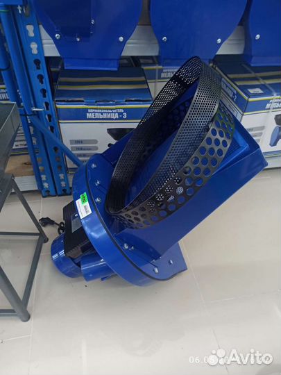 Зернодробилка кормоизмельчитель