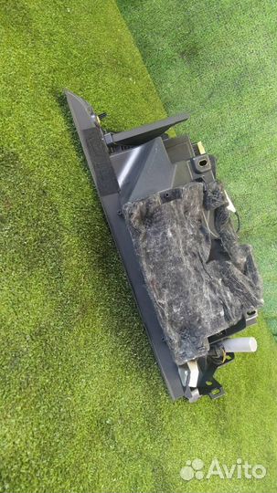 Бардачок в панель Audi A1 caxa 2011