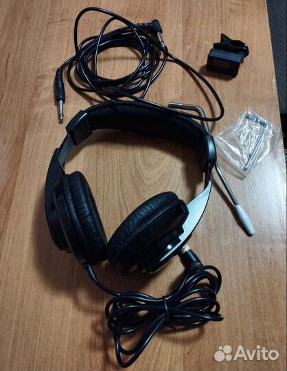 Электрогитара с комбоусилителем