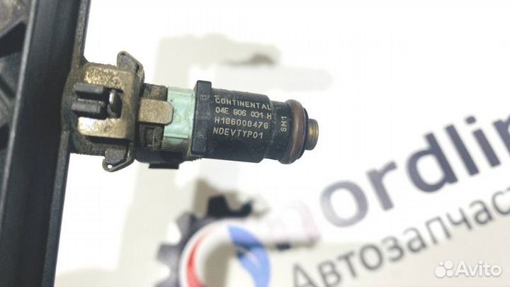 Топливная рампа с форсунками Skoda Rapid 1 NH cwvb