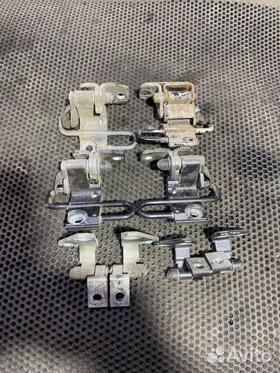 Петля двери Volkswagen Passat B6 B7 Пассат