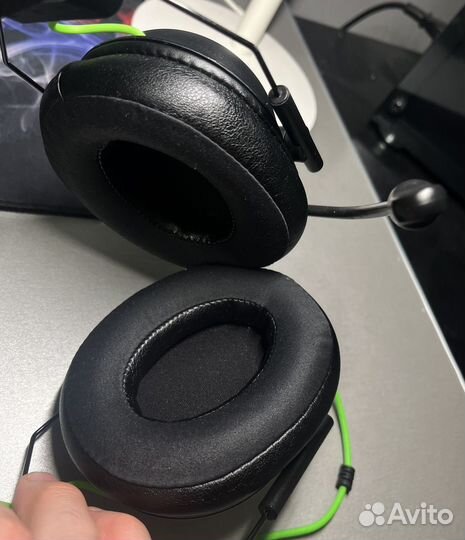Наушиник Razer Blackshark V2
