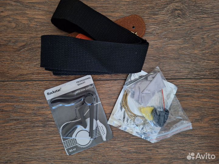 Акустическая гитара