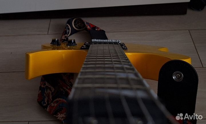 Электрогитара 