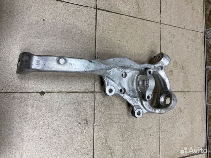 Цапфа/кулак поворотный передний левый Mercedes-Ben