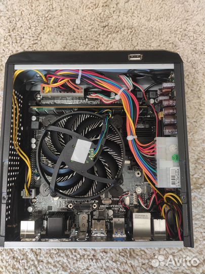 Системный блок мини Intel i3 7100t + 8 g + nvme 25