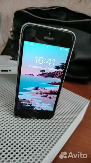 iPhone SE, 32 ГБ