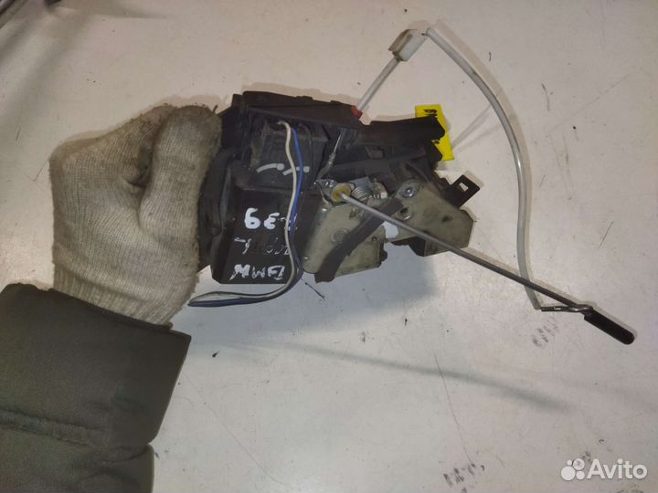 Замок двери левый BMW e39