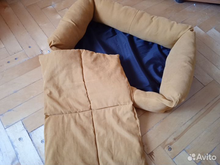 Домик, лежанка, лоток для кошки