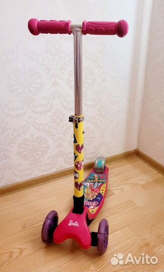 Самокат Barbie для девочки