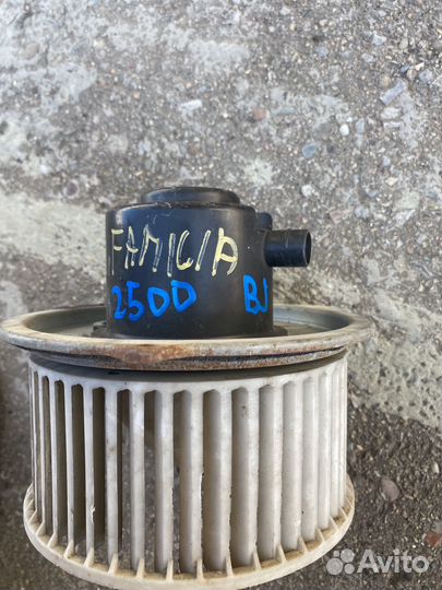 Вентилятор печки Mazda familia BJ5