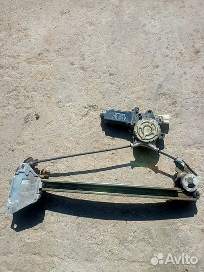 Стеклоподъемник задний правый Mitsubishi Galant 6