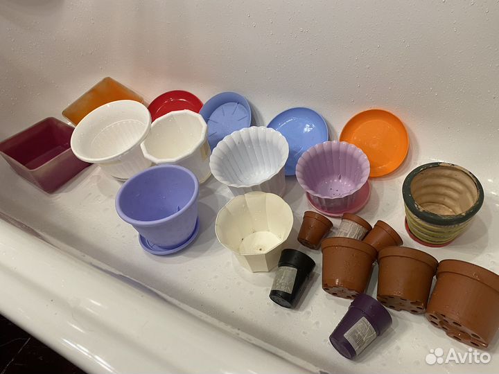 Горшок керамический, пластиковый