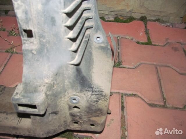 Панель передняя (телевизор) Volkswagen Golf 5